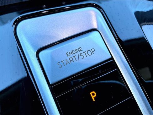 Used 2025 Volkswagen Atlas Cross Sport SE image 35