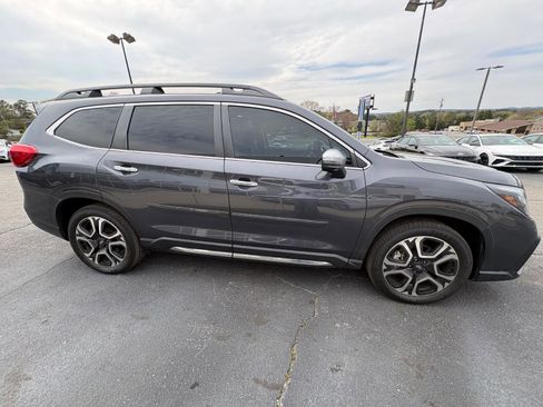 Used 2023 Subaru Ascent Touring image 5