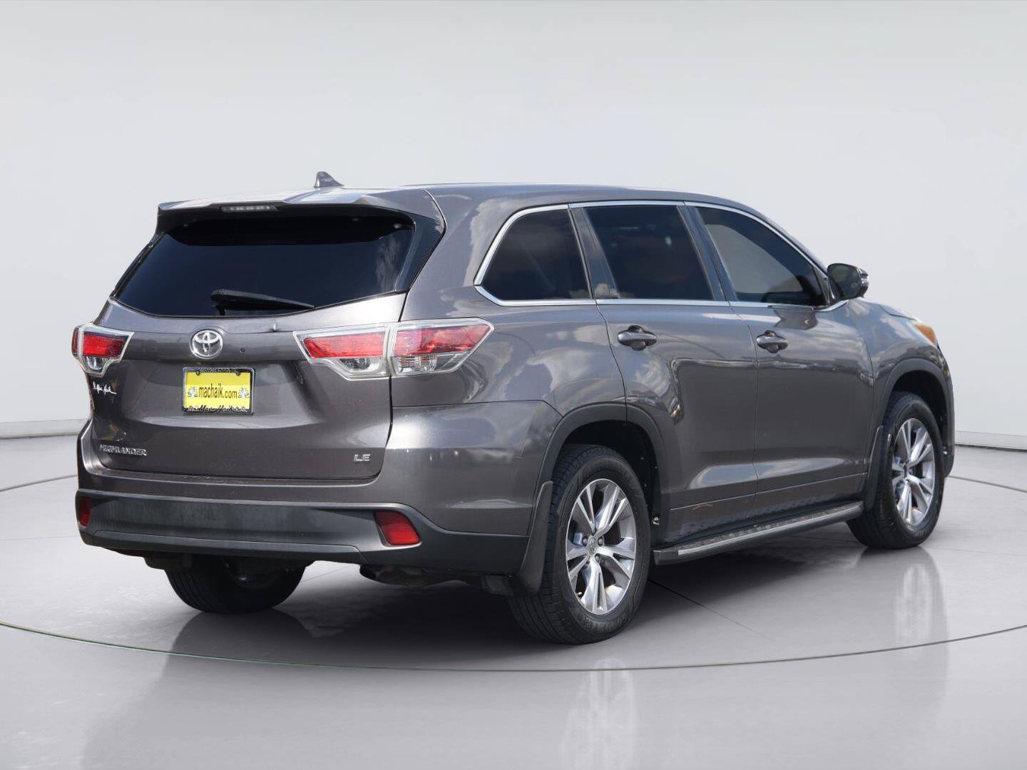 Used 2015 Toyota Highlander Plus FWD image 6