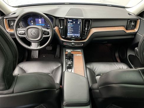 Used 2024 Volvo XC60 B5 Plus AWD/4WD image 4