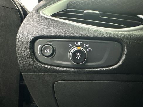 Used 2024 Chevrolet Malibu LT image 32