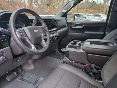 Used 2023 Chevrolet Silverado 1500 LT image 16