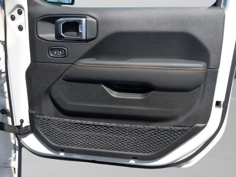 New 2025 Jeep Gladiator Sport image 30