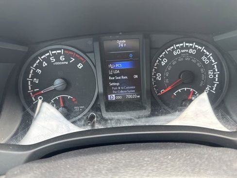 Used 2023 Toyota Tacoma SR AWD/4WD image 12