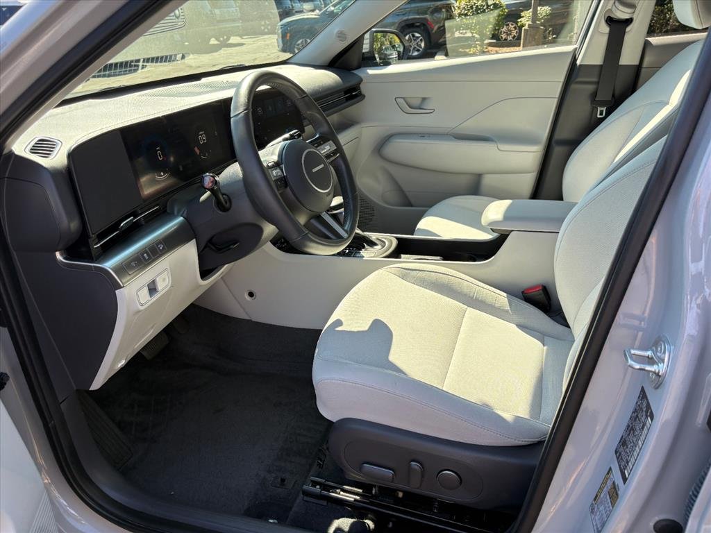 Certified 2025 Hyundai Kona SEL AWD/4WD image 14