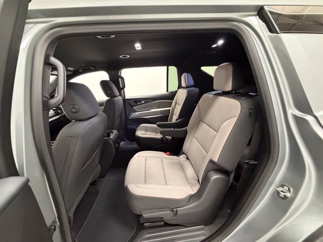Certified 2026 Chevrolet Traverse LT w/ Driver Confidence Package FWD image 21