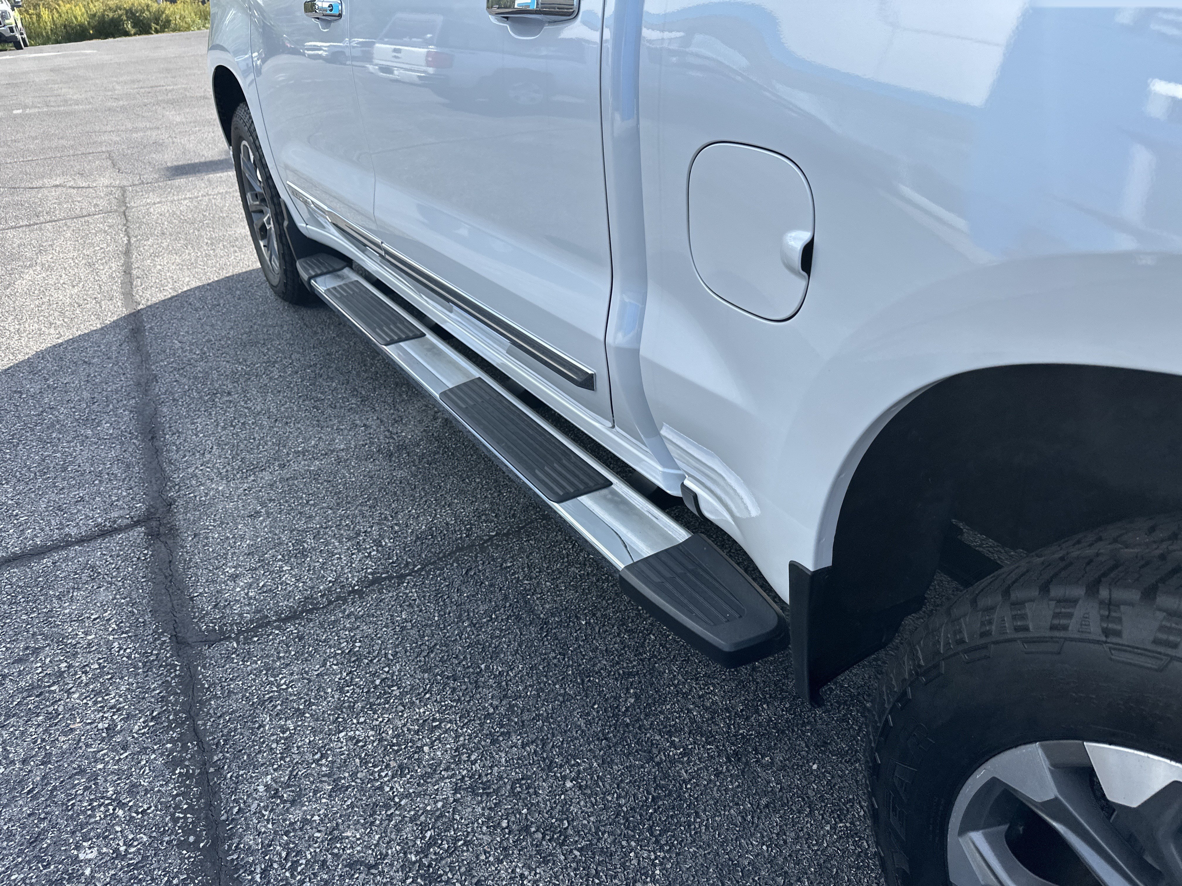 Certified 2023 Chevrolet Silverado 1500 High Country w/ Technology Package AWD/4WD image 8