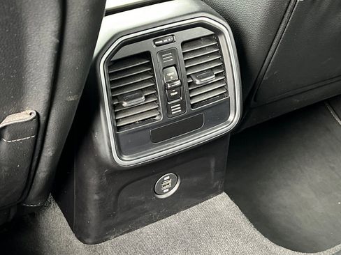 Used 2018 Porsche Macan image 17