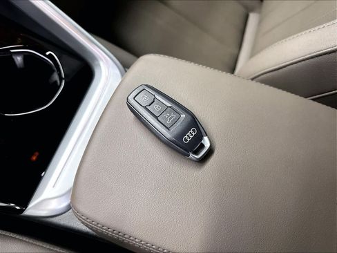 Used 2025 Audi Q5 Premium w/ Premium Plus AWD/4WD image 12