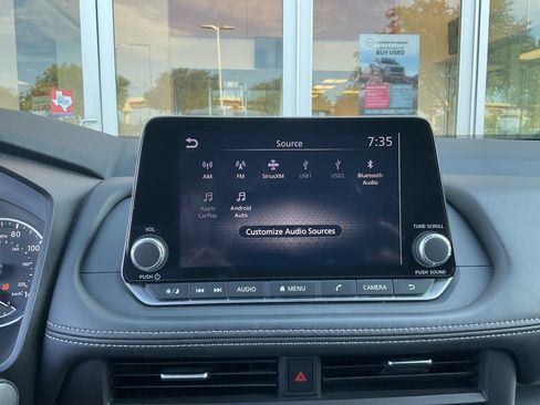 Used 2025 Nissan Rogue SV FWD image 26