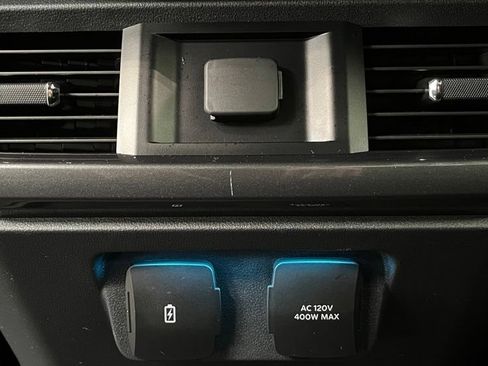 Used 2023 Ford F150 XLT AWD/4WD image 47