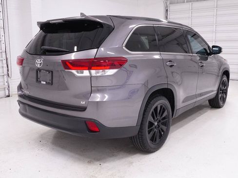 Used 2019 Toyota Highlander SE FWD image 30