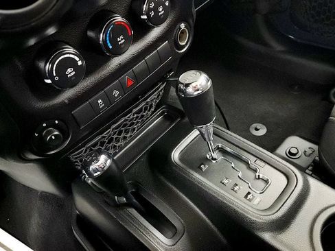 Used 2018 Jeep Wrangler Unlimited Sport S AWD/4WD image 16