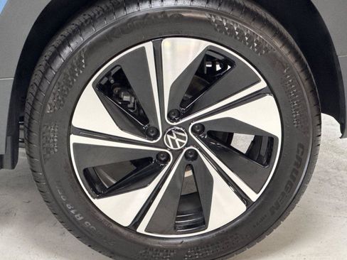 New 2026 Volkswagen Taos SE AWD/4WD image 24