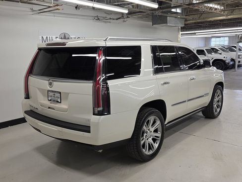Used 2015 Cadillac Escalade Premium AWD/4WD image 7