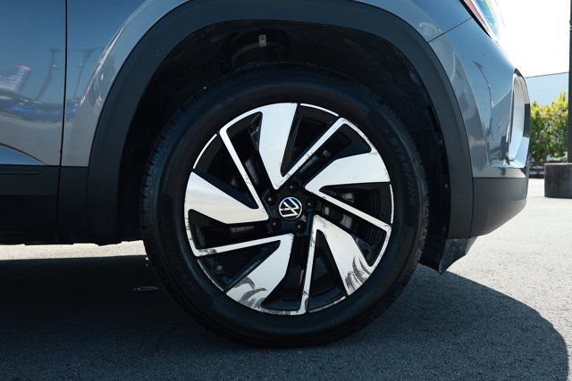 Used 2025 Volkswagen Atlas SE FWD image 5