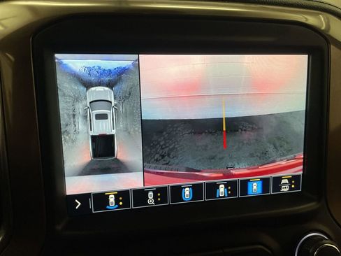 Used 2021 Chevrolet Silverado 1500 High Country w/ Technology Package image 6