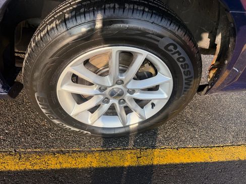 Used 2013 Dodge Grand Caravan SXT image 9