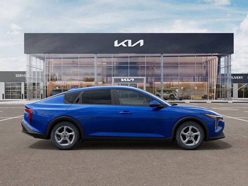 New 2025 Kia K4 LXS image 8