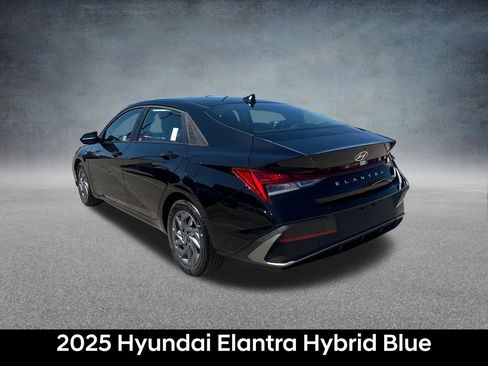 Certified 2025 Hyundai Elantra Hybrid FWD image 3