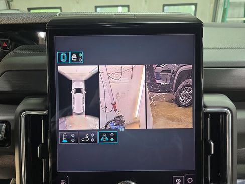 New 2026 GMC Yukon Denali w/ Sun & Power Step Package AWD/4WD image 27