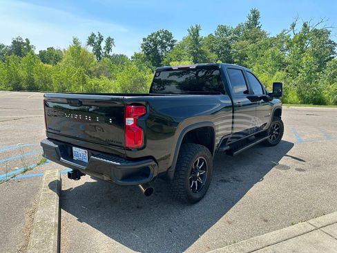 Used 2021 Chevrolet Silverado 2500 Custom w/ Custom Value Package AWD/4WD image 5