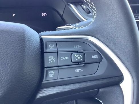 Certified 2023 Jeep Grand Cherokee Laredo AWD/4WD image 22