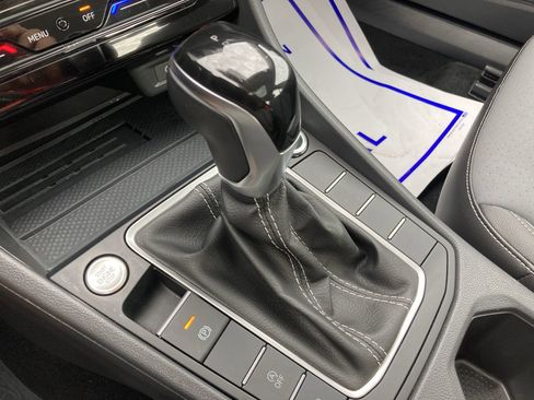 Used 2025 Volkswagen Jetta SE image 23