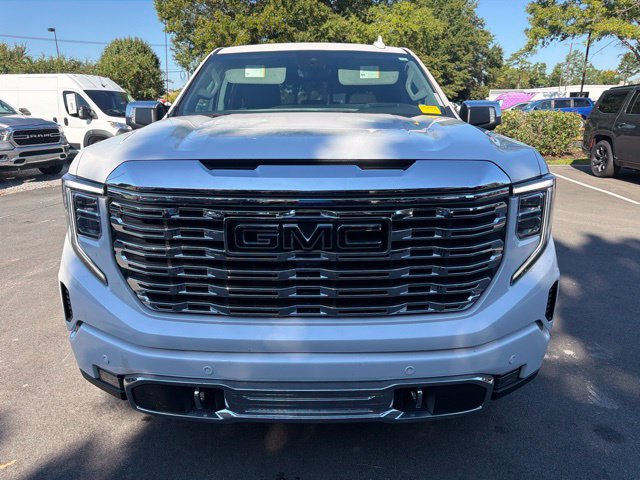 Used 2024 GMC Sierra 1500 Denali w/ Technology Package AWD/4WD image 9