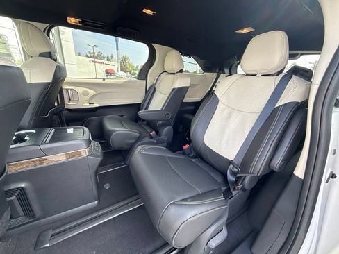 New 2026 Toyota Sienna Platinum AWD/4WD image 30
