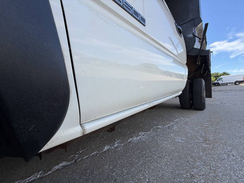 Used 2006 GMC Sierra 3500 W/T RWD image 3