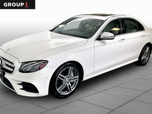 Certified 2017 Mercedes-Benz E 300 4MATIC image 1