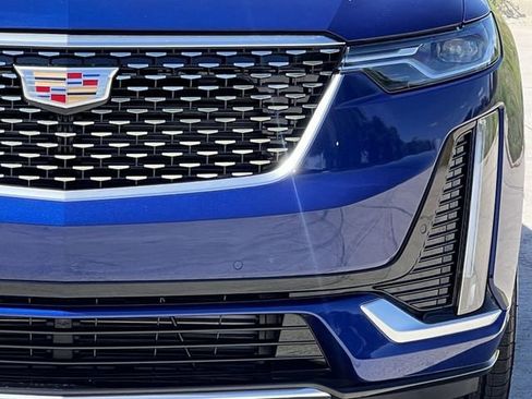 New 2025 Cadillac XT6 Luxury image 8