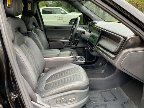 Used 2023 Rivian R1S Adventure image 37