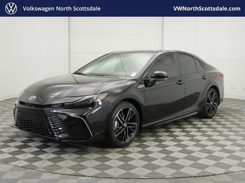 Used 2025 Toyota Camry XSE image 1