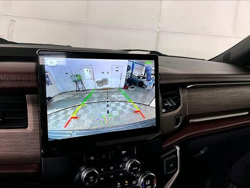 Used 2023 Ford Expedition Limited image 21