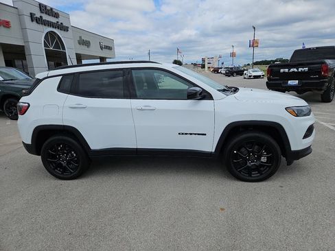 New 2026 Jeep Compass Latitude AWD/4WD image 9