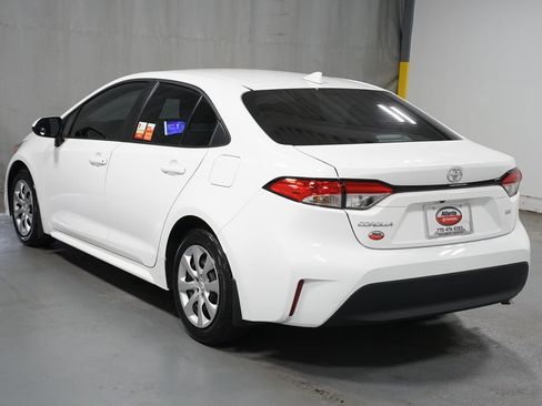 Used 2025 Toyota Corolla LE FWD image 6
