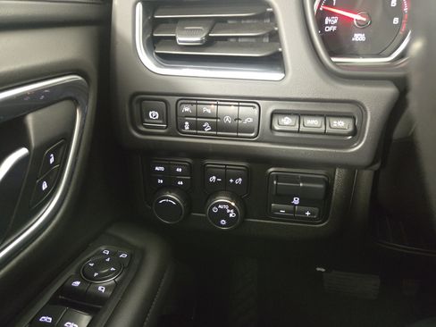 Used 2021 Chevrolet Tahoe High Country w/ Premium Package AWD/4WD image 30