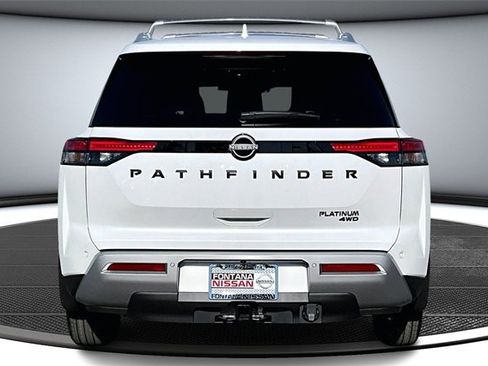 New 2025 Nissan Pathfinder Platinum image 4