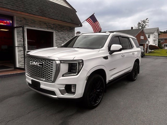Used 2021 GMC Yukon Denali w/ Denali Premium Package AWD/4WD image 1