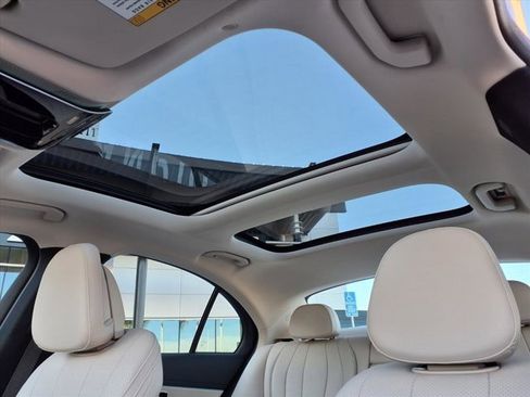 Used 2025 Mercedes-Benz E 350 4MATIC Sedan image 16