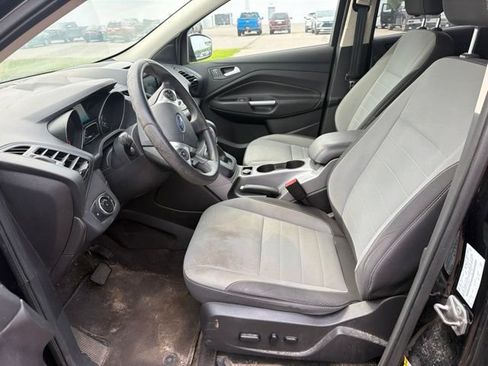 Used 2016 Ford Escape SE w/ Equipment Group 201A FWD image 4