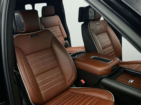 Used 2023 GMC Yukon XL Denali Ultimate image 5