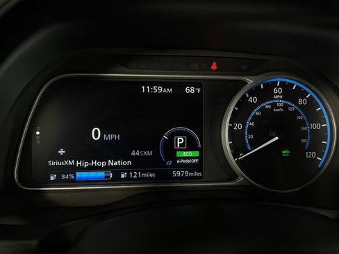 Used 2025 Nissan Leaf S FWD image 15