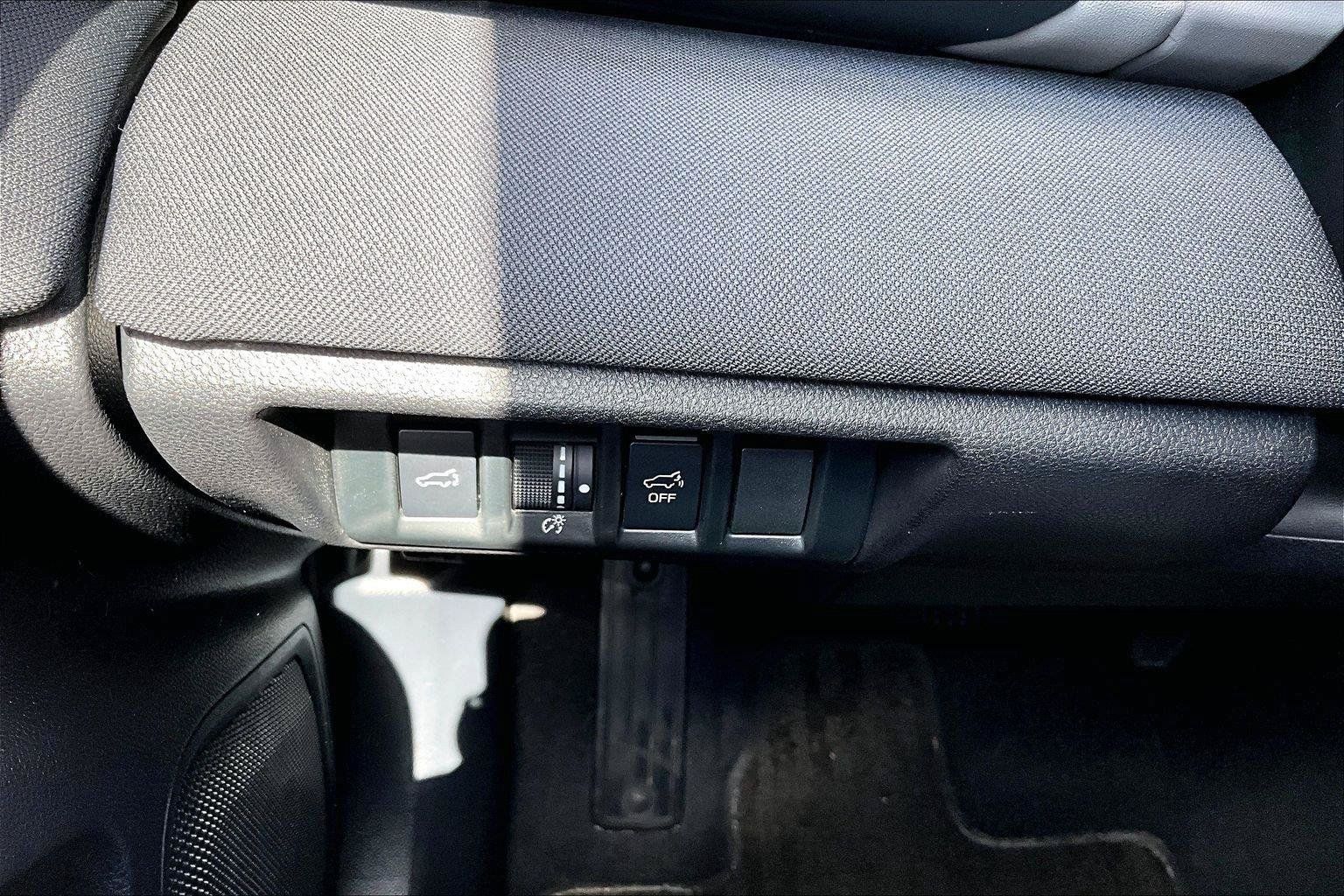 Used 2024 Subaru Outback Premium AWD/4WD image 36
