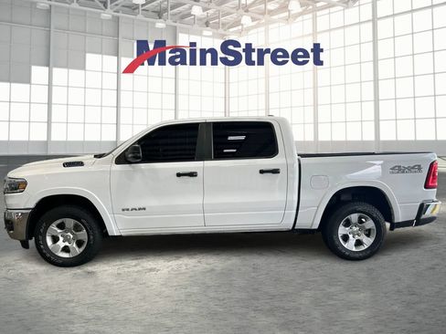 Used 2025 RAM 1500 Big Horn AWD/4WD image 2
