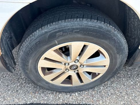 Used 2019 Subaru Outback 2.5i Premium AWD/4WD image 8