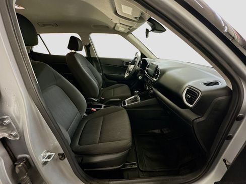 Used 2021 Hyundai Venue SE FWD image 31