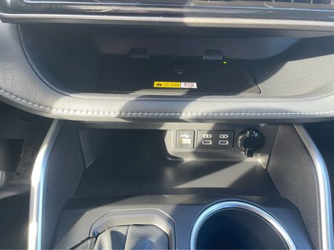 Used 2023 Toyota Highlander XLE image 24